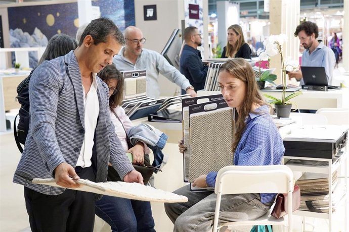 Archivo - Expositores en TextilHogar