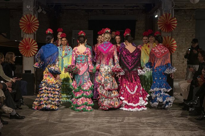 Imagen de un desfile de moda flamenca en la Berlin Fashion Week.