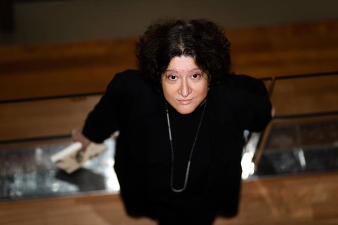 La escritora y periodista rusa Maria Stepánova durante una rueda de prensa, en el CCCB, a 13 de febrero de 2026, en Barcelona, Catalunya (España). Esta actividad forma parte de Resident CCCB, el programa de residencias internacionales del CCCB en colabora