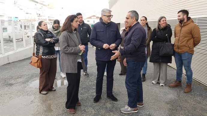 El secretario general del PSOE de Málaga, Josele Aguilar, en una visita a Álora (Málaga).