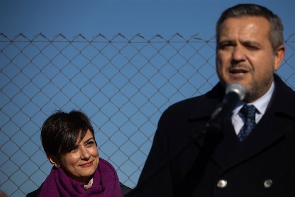 Archivo - Archivo.- El consejero de Vivienda, Transportes e Infraestructuras, Jorge Rodrigo, y la ministra de Vivienda, Isabel Rodríguez