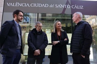 València estrena un punto informativo del Santo Cáliz en la Plaza de la Reina con motivo del III Año Jubilar