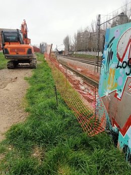 Cerramiento provisional en la zona del muro derruido junto a C-5