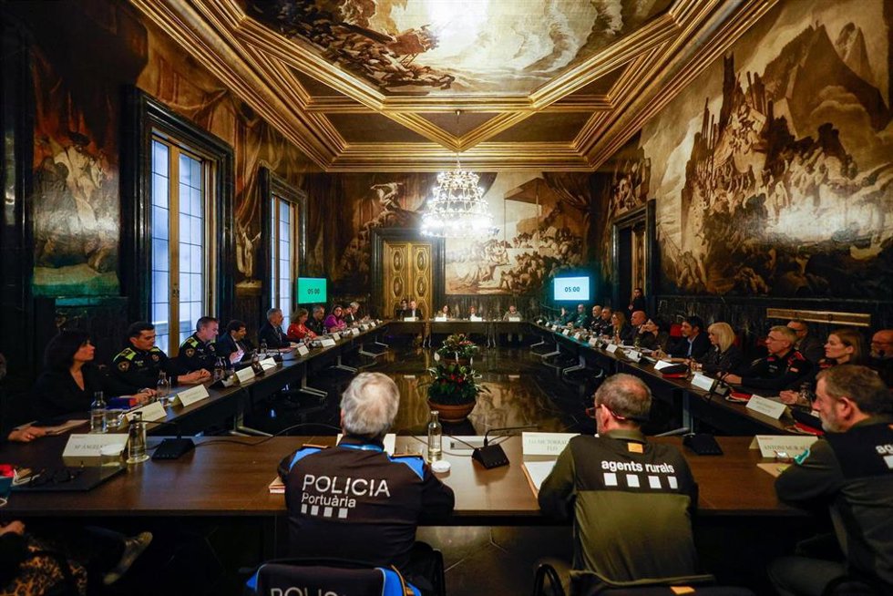 El alcalde Jaume Collboni, la consellera Núria Parlon, el t.alcalde Albert Batlle, el director general de Mossos Josep Lluís Trapero y delegado del Gobierno Carlos Prieto, durante una reunión de la Junta Local de Seguridad, a 13 de febrero de 2026