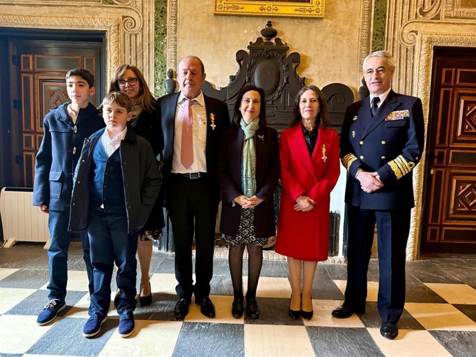 Robles recuerda la entrega histórica de la Armada y la importancia de aunar tradición y modernidad