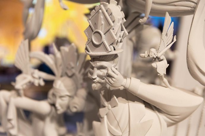 El CCCC "fusiona" la industria americana del cómic y el mundo fallero en la primera exposición del ilustrador, diseñador y escultor digital valenciano Paco Camallonga, autor del diseño de la falla municipal infantil 2026.