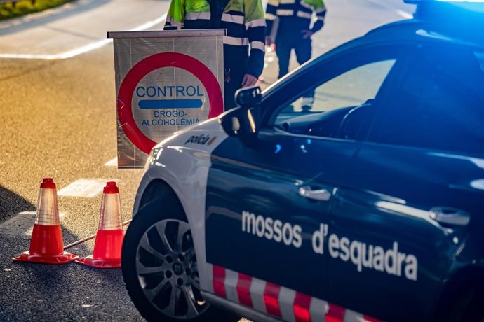 Archivo - Control de los Mossos d'Esquadra