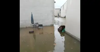 Desalojada la residencia privada de Aldeamayor Golf (Valladolid) ante el desbordamiento del arroyo próximo