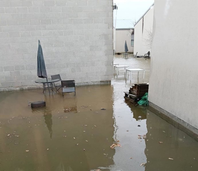 Patio interior de la residencia Jireysa en Aldeamayor Golf.