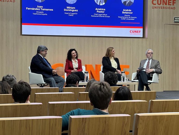 Jueves Derecho CUNEF Universidad