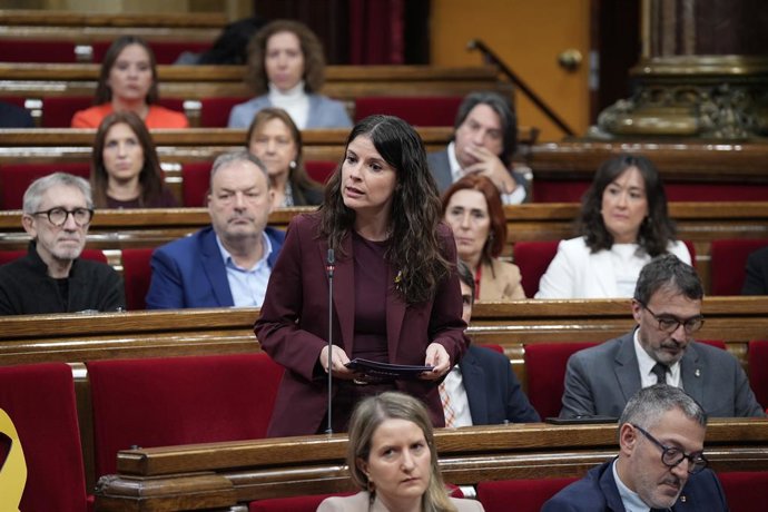 Archivo - La diputada de Junts, Mònica Sales