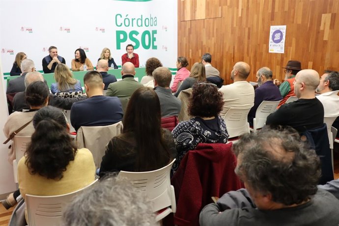Acto sobre política agraria que han compartido PSOE y UPA en la sede provincial del partido en Córdoba.