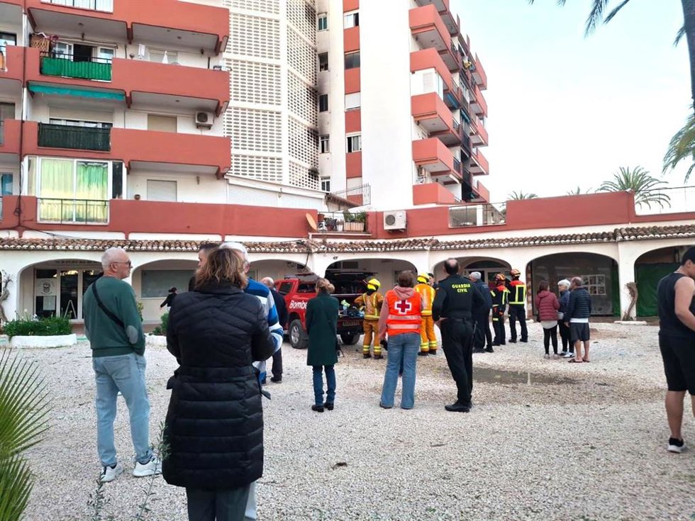 Incendio en una vivienda de un edificio en Xbia (Alicante)