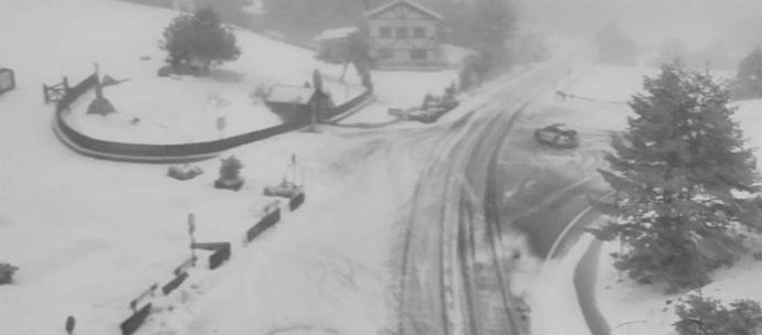 Estado de la carretera del Puerto de Navacerrada y Cotos.