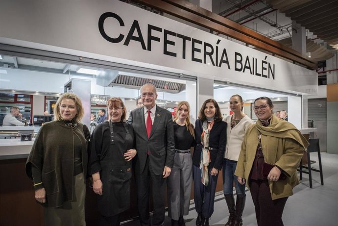 Visita a las mejoras realizadas en el mercado de Bailén de Málaga.