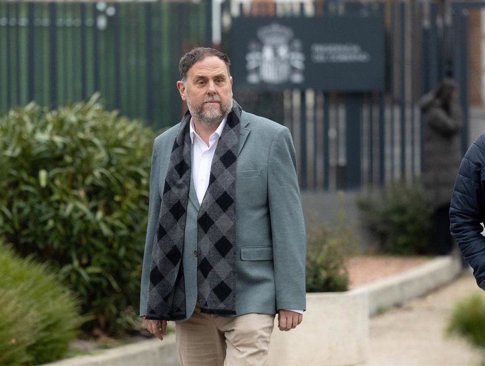 Archivo - El presidente de Esquerra Republicana de Catalunya (ERC), Oriol Junqueras, ofrece declaraciones tras su reunión con el presidente del Gobierno, en el Palacio de la Moncloa, a 8 de enero de 2026, en Madrid (España). Durante su encuentro ambos a