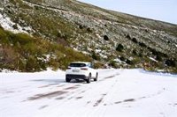 La nieve obliga a cadenas en Lunada, Brañavieja y Cabuérniga