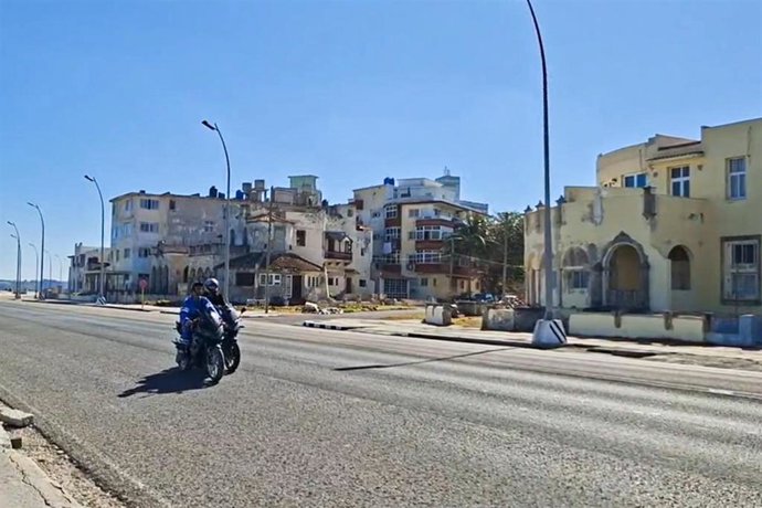 Vista general de una carretera en la capital de Cuba, La Habana