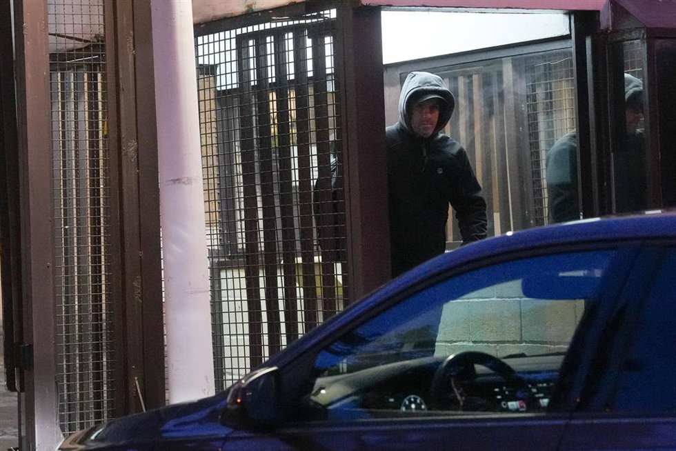 El exjefe militar de ETA Garikoitz Aspiazu Rubina, alias 'Txeroki', a su salida de la prisión de Martutene, a 9 de febrero de 2026, en San Sebastián, Guipúzcoa, País Vasco (España)