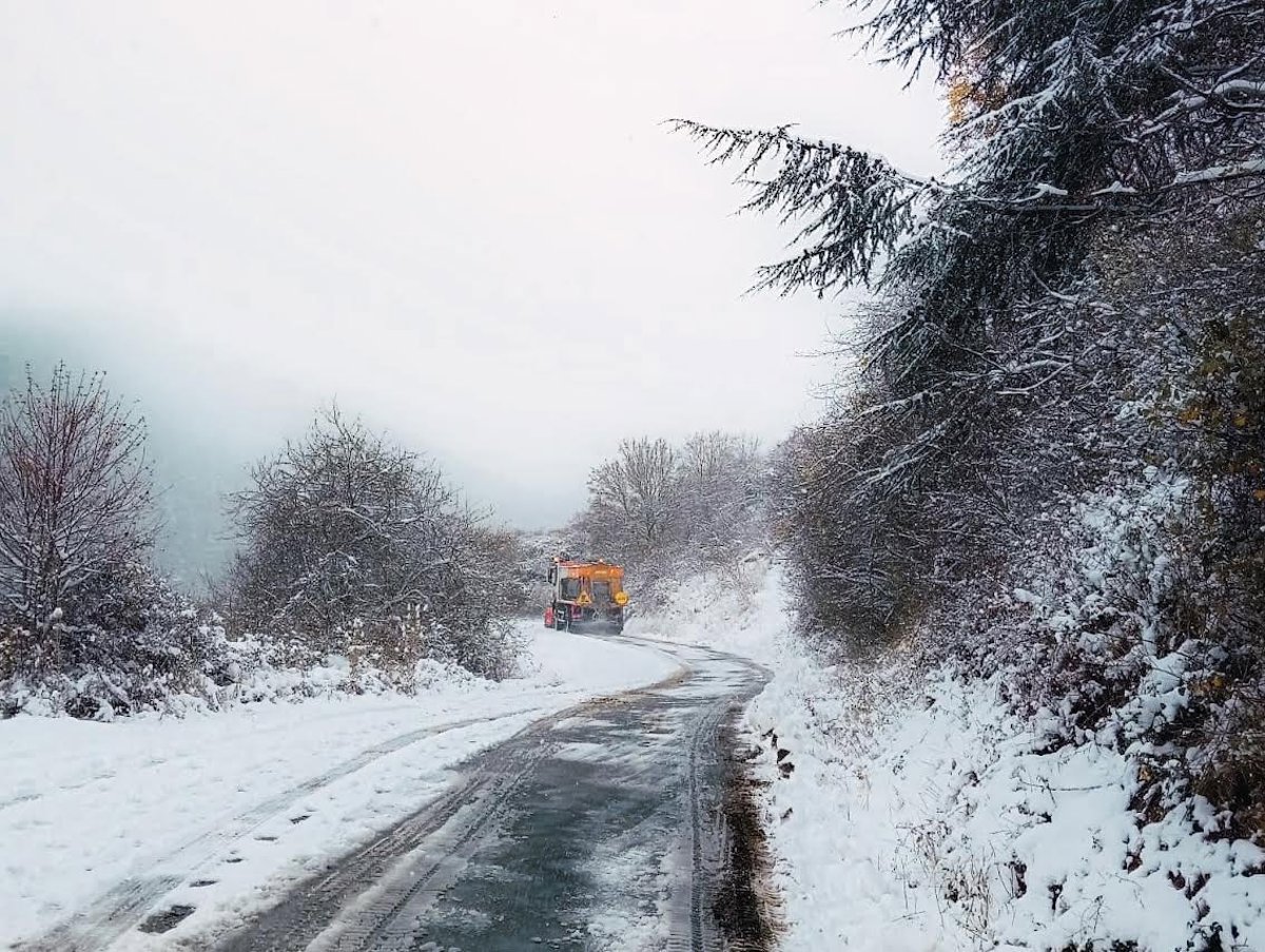 Necesario el uso de cadenas para circular por los puertos de Pradilla, Peña Hincada y Montenegro