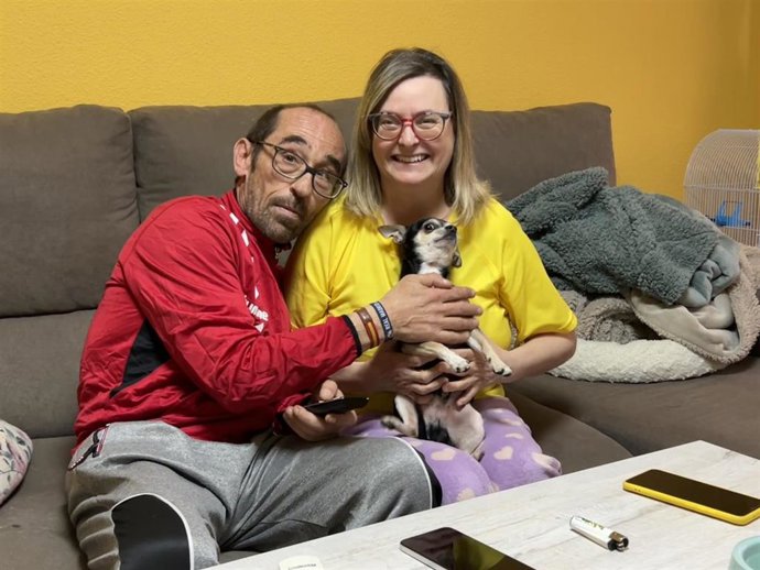 Oscar y María en su casa de Ciudad Real.