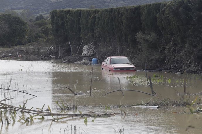 Moradores de San Martín del Tesorillo, desalojados pelas chuvas, retornam às suas casas. Em 8 de fevereiro de 2026, em San Martín del Tesorillo, Cádiz, Andaluzia (Espanha). Moradores de San Martín del Tesorillo (Cádiz) que tiveram que abandonar suas casas