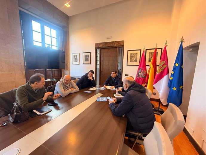Reunión en el Ayuntamiento de Toledo por el desfile de Carnaval.