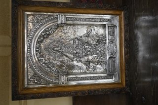 La Diputación de Segovia restaura un relieve en plata cincelada y repujada de la Virgen de la Fuencisla y recupera su prestancia original