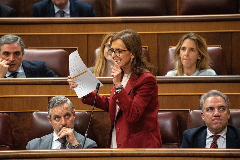 La vicesecretaria de Organización del PP, Carmen Fúnez (c), durante una sesión de control al Gobierno, en el Congreso de los Diputados, a 11 de febrero de 2026, en Madrid (España).