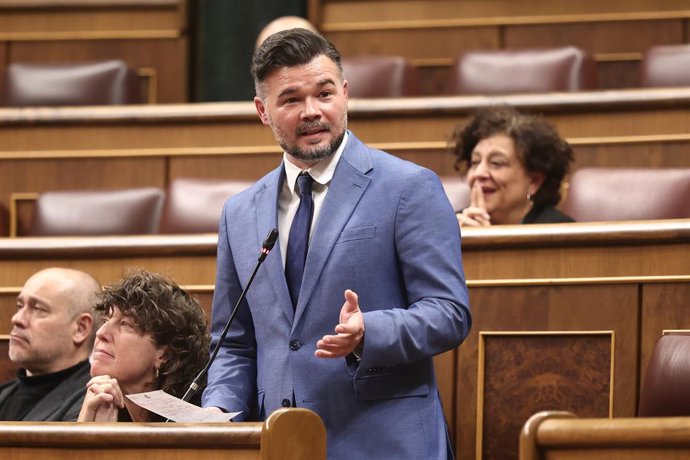 O deputado do ERC, Gabriel Rufián, em uma sessão de controle do Governo, no Congresso dos Deputados, em 11 de fevereiro de 2026, em Madri (Espanha).