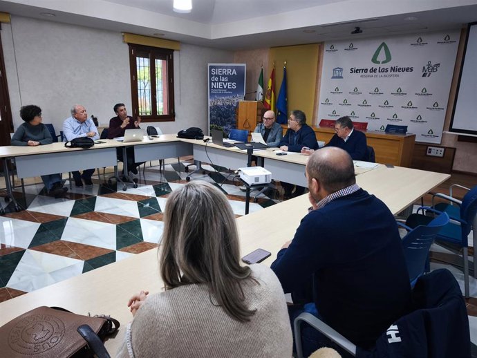 Imagen de archivo de una reunión de la Mancomunidad Sierra de las Nieves.