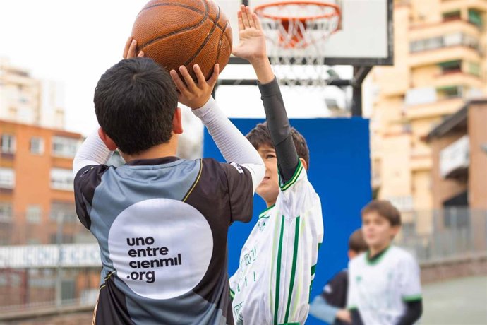 Más de 2.000 niños asturianos juegan este fin de semana en partidos solidarios contra el cáncer infantil