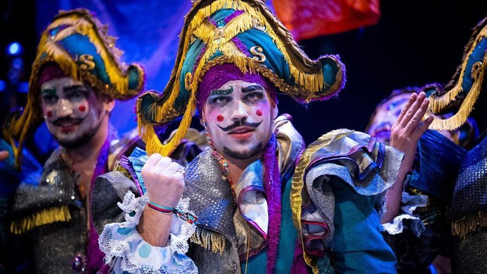 Canal Sur RTVA otorga el premio Aguja de Oro a la comparsa 'Los locos' tras su paso por el COAC 2026.