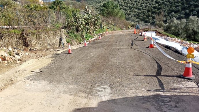 Reabierta al tráfico la MA-6101 en Villanueva de Algaidas (Málaga).