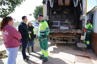 Jaime Espinar y Susana Sánchez Toro coordinan trabajos de limpieza en la zona rural de Jerez (Cádiz).