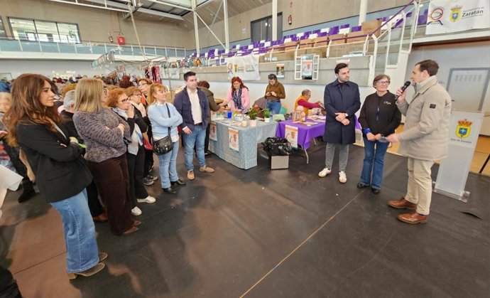 El XI Encuentro de Encajeras Villa de Zaratán (Valladolid) congrega a más de medio millar de participantes