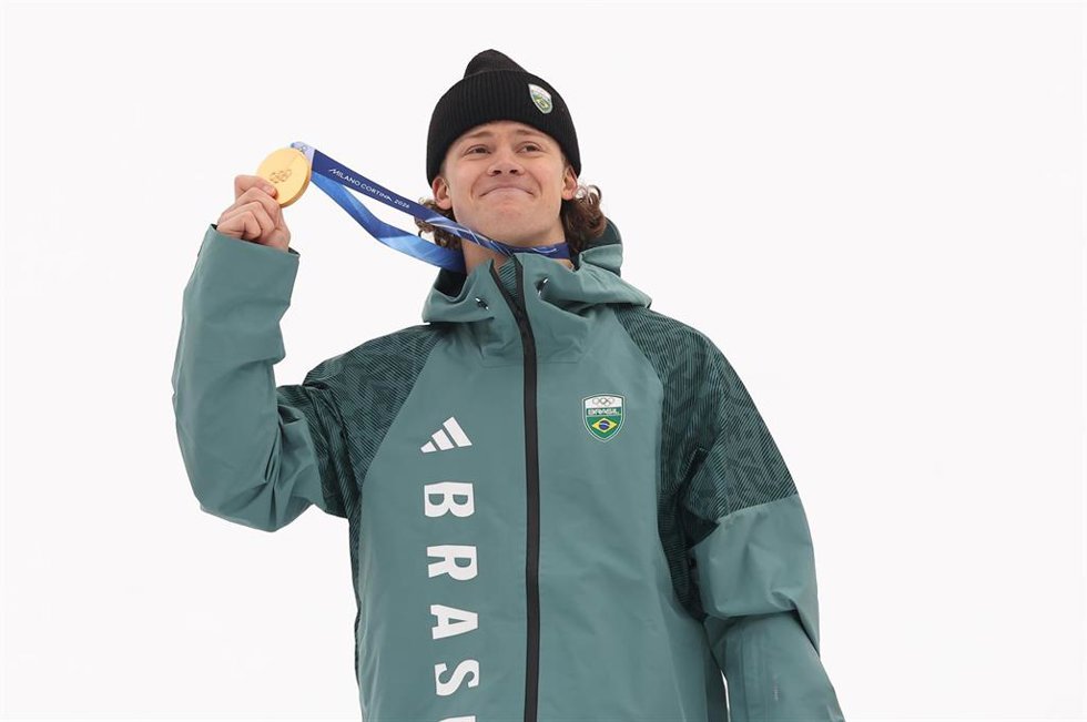 Lucas Pinheiro Braathen, con su medalla de oro olímpica.