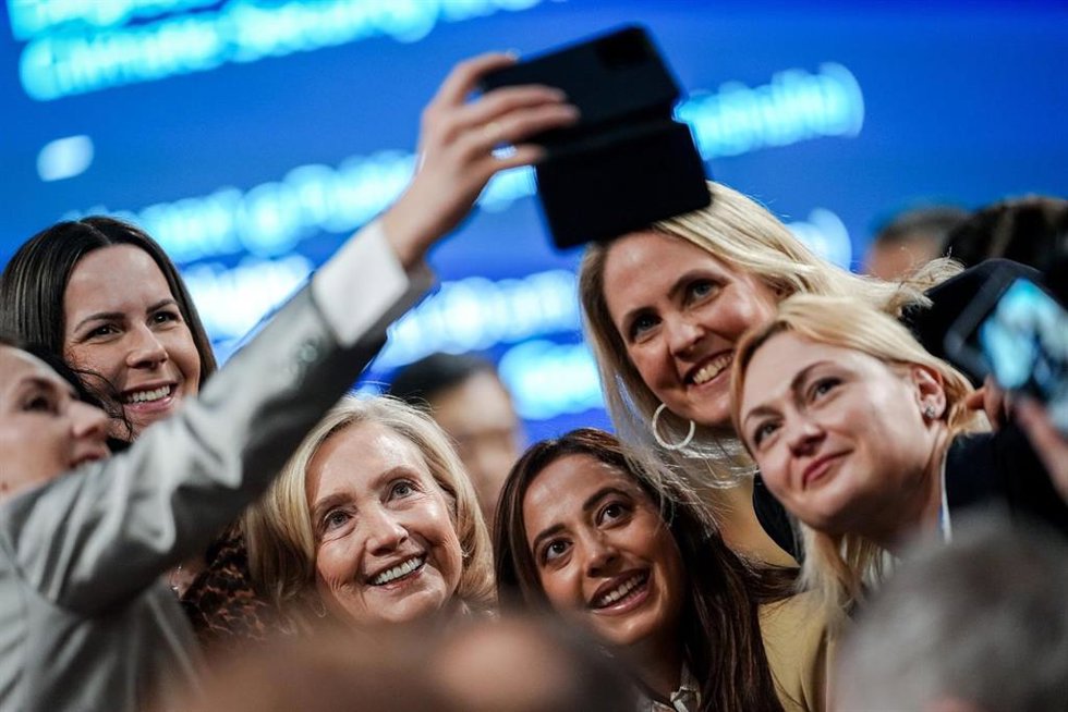 Hillary Clinton (tercera por la izquierda) en la Conferencia de Seguridad de Múnich