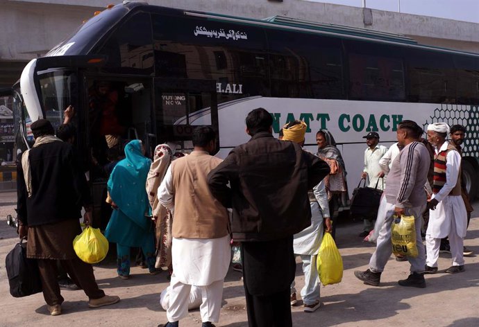 February 6, 2026, Pakistan: GUJRANWALA, PAKISTAN, FEB 06: Passengers are standing at a bus stop waiting for public .transport to reach their destinations due to shortage of public transport, at Chan Da Qila Bypass .in Gujranwala on Friday, February 6, 202