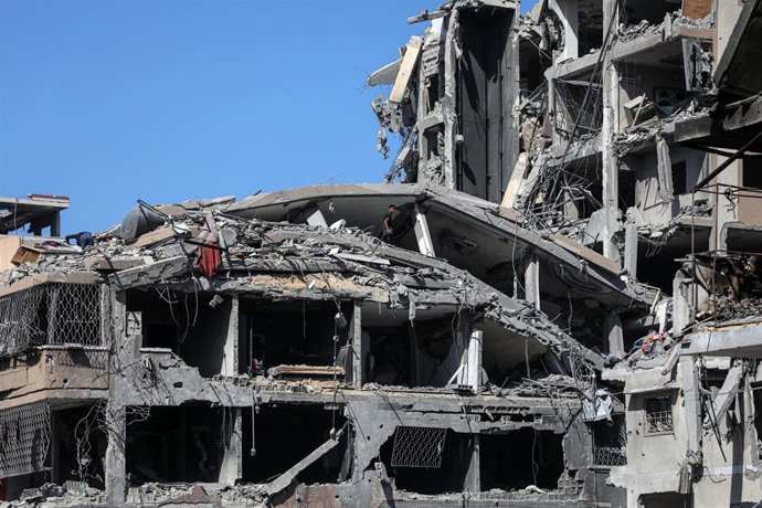 Archivo - Bombardeo de las FDI en la ciudad de Gaza (Franja de Gaza)