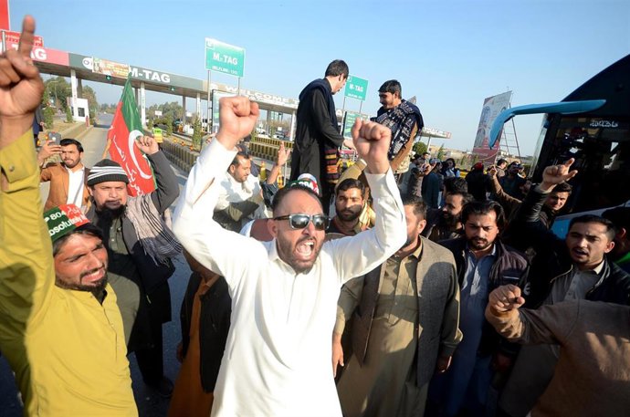 Partidarios del ex primer ministro de Pakistán, Imran Jan 