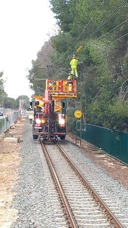 Metrovalencia presta servicio autobús entre Paterna, La Cañada y l'Eliana tras la caída de un árbol a la vía en La Vallesa