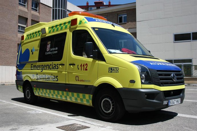 Archivo - Ambulancia de Sacyl
