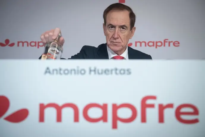El presidente de Mapfre, Antonio Huertas, durante una rueda de prensa, en el Auditorio de Fundación Mapfre, a 12 de febrero de 2026, en Madrid (España).