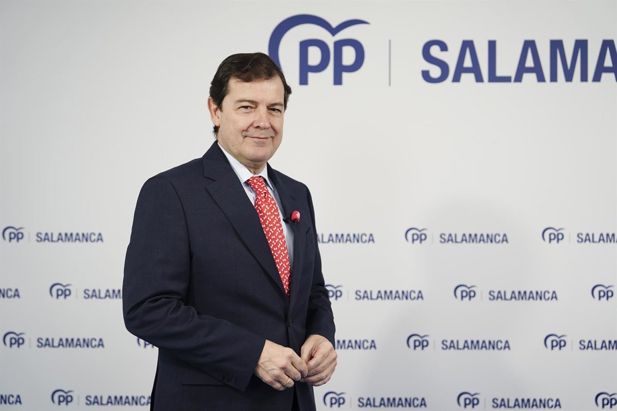 Mañueco defiende que el partido se juega en CyL y asegura que aspira a ganar y a subir en votos y en escaños