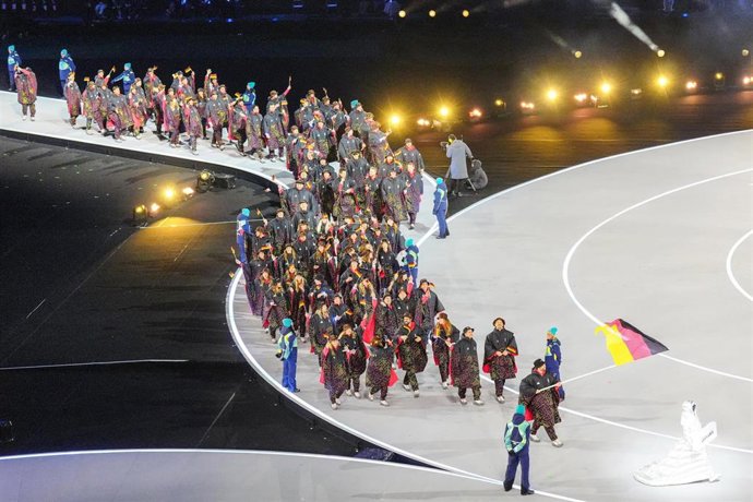 Delegación alemana en la ceremonia inaugural de los Juegos Olímpicos de Invierno de Milán-Cortina d'Ampezzo