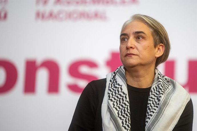 Archivo - Arquivo - A ex-prefeita de Barcelona e ex-coordenadora da Catalunya en Comú, Ada Colau, durante o primeiro dia da Assembleia Nacional da Catalunya en Comú, no Campus Ciutadella da Universidade Pompeu Fabra, em 16 de novembro de 2024, em Barcelon