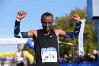 El campeón de la 41º Zurich Maratón Sevilla, Shura Kitata.