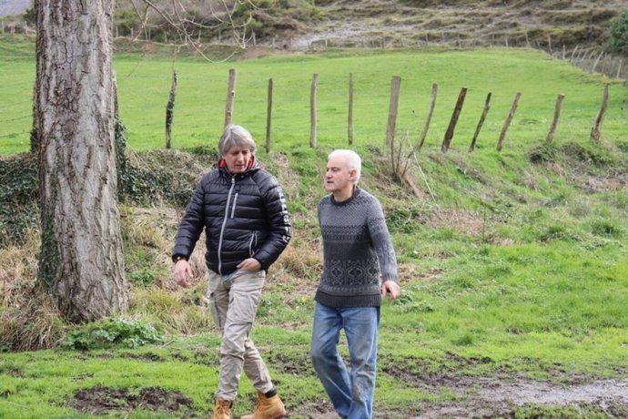El Secretario General Del PSOE De Castilla Y León Y Candidato A La Presidencia De La Junta, Carlos Martínez, En Su Visita A Las Merindades (Burgos)