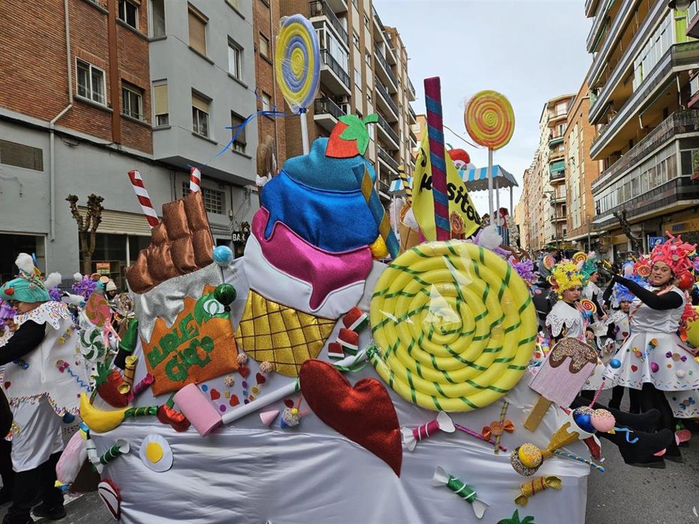 La carroza 'Duquechuches' del AMPA CEIP Duquesa de la Victoria se hace con el primer premio del desfile del Carnaval de Logroño